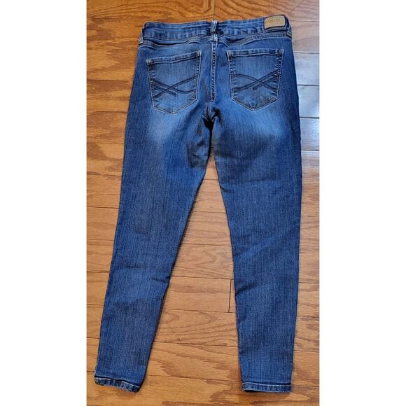 Aeropostale Low Rise Distressed Skinny (Size 6 Short) Jeans - Picture 2 of 10